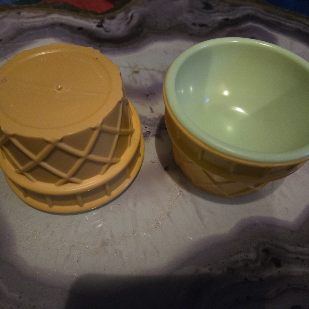 Ice Cream Cone Shaped Bowls - Yellow and Green